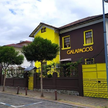 Galapagos Natural Life Hostel Кито Екстериор снимка